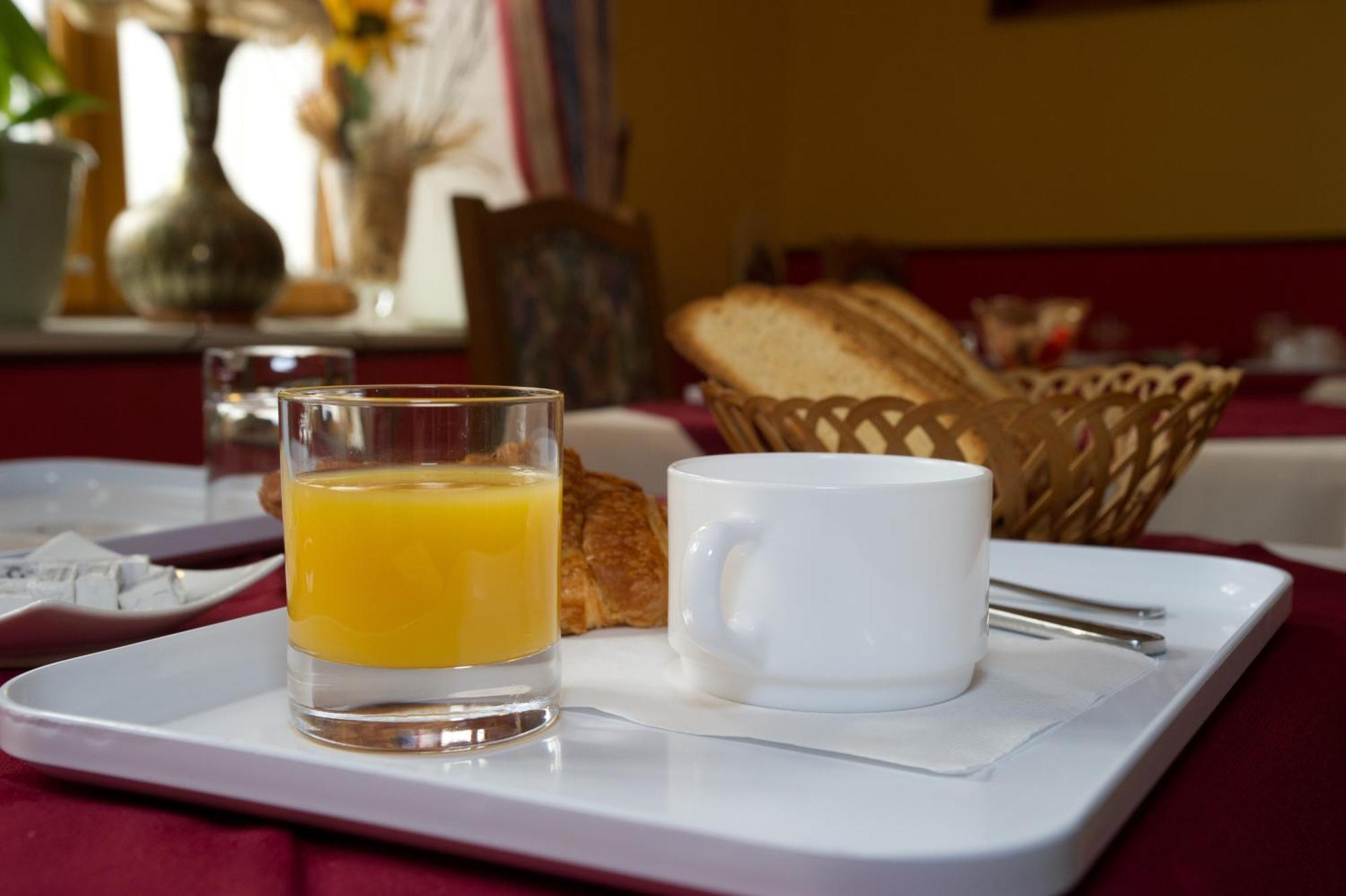 Logis Hotel Le Val De Vence Launois-sur-Vence المظهر الخارجي الصورة