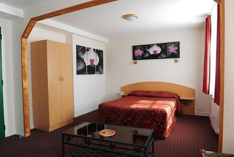 Logis Hotel Le Val De Vence Launois-sur-Vence المظهر الخارجي الصورة